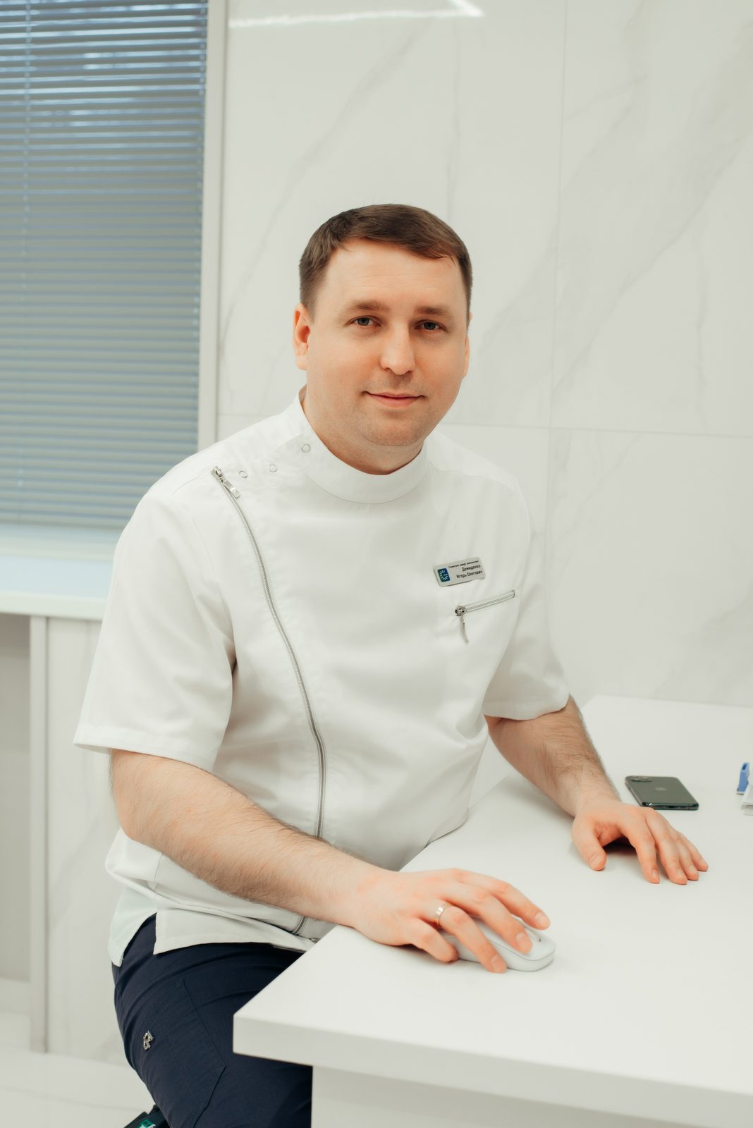 Услуги стоматологии в Тюмени — врач Демиденко Игорь Олегович, клиника Giddent